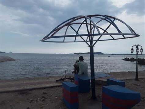 Jun 04, 2021 · 3. FOTO: Melihat Perkembangan Objek Wisata Pantai Ujung ...