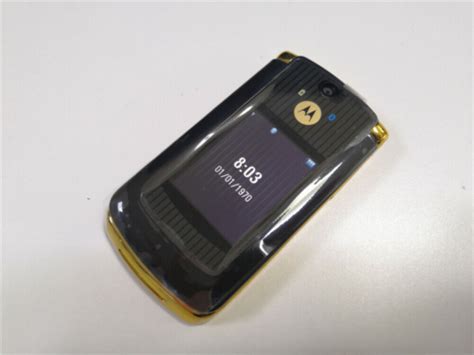Original Motorola Razr 2 V8 22 Unlocke Gsm 2g Quad Band Flip Gold