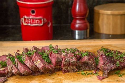 Cover the brisket with about an inch of cold water. How to Cook Corned Beef in an Oven | Cooking corned beef ...