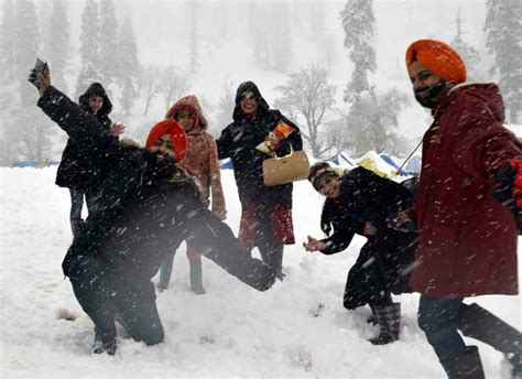 Top 5 Places To See Snowfall On New Year Eve In India