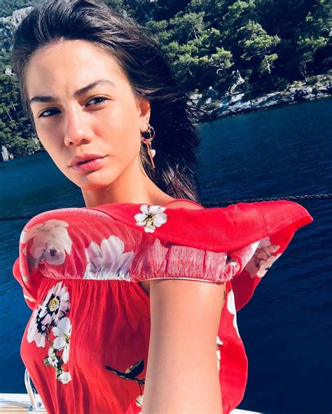 💋 💃🏻demet özdemir red formal dress formal dresses turkish beauty turkish actors agnes