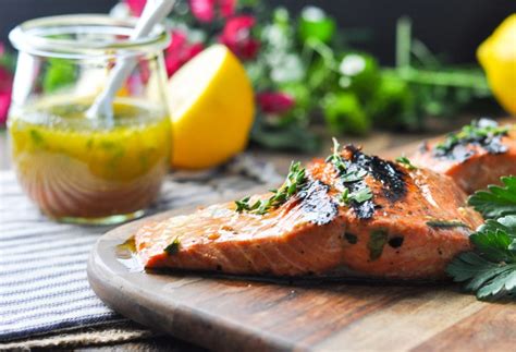 Recette facile de marinade de saumon à lail et aux herbes