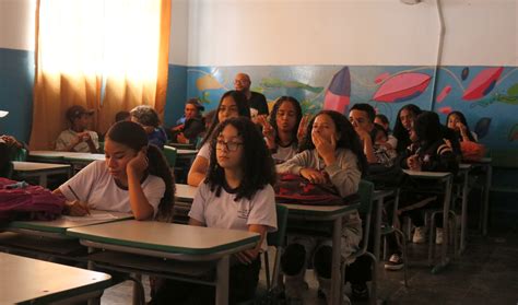 Horta Nas Escolas Projeto Chega à Escola Professora Lucia Akemi Miya