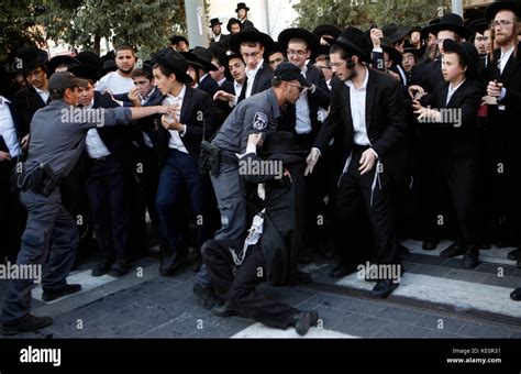 jerusalem 17th oct 2017 ultra orthodox jews clash with israeli police during an anti draft