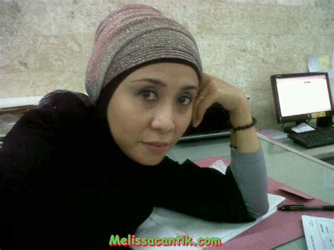 Aku mengkhayalkan tante ku yang montok dan menggairahkan. Hijabers Seksi: Foto Hot Tante Cantik Memakai Hijab Narsis ...