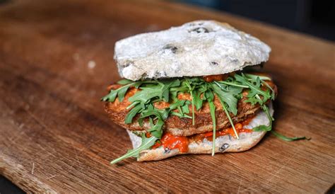 Veal piccata with lemon and capers is an easy dish that's ready in 15 minutes! Rezept für Piccata Milanese Sandwich: Italien pur auf's Brot!