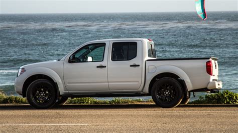 2019 Nissan Frontier Reviews Price Specs Features And Photos