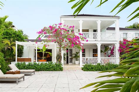 Design And Décor Caribbean Homes Bahamas House Colonial House