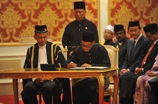 Ucapan dasar presiden ahmad zahid hamidi. Perlantikan YAB Ahmad Faizal Bin Dato' Azumu, Menteri ...