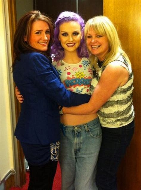 Perrie Edwards Gets Kisses From Zayn Maliks Mum As They