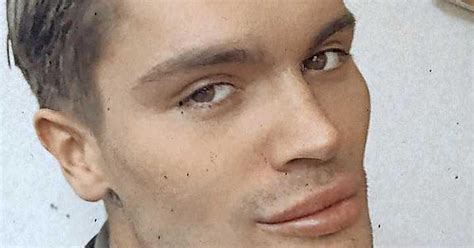 Det vil hun nok ikke være længe, når hele danmark nu ser, hvor flot hun er. Koen Kardashian rent naakt door de straat | Entertainment ...