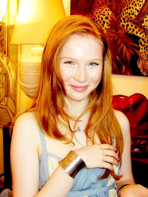 Hot Pictures Of Molly C Quinn Are Just Too Yum For Her Fans The