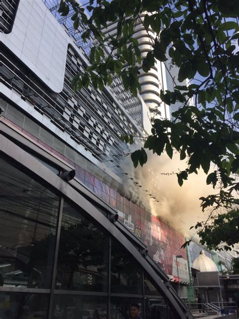 ข่าว ไฟไหม้ ล่าสุด อ่านข่าวเกี่ยวกับ ไฟไหม้ ย้อนหลัง รวมถึงบทวิเคราะห์ รายงานพิเศษ ภาพข่าว และเรื่องราวที่เกี่ยวข้อง. ด่วน! ไฟไหม้ศูนย์การค้าฟอร์จูนทาวน์ รัชดาฯ