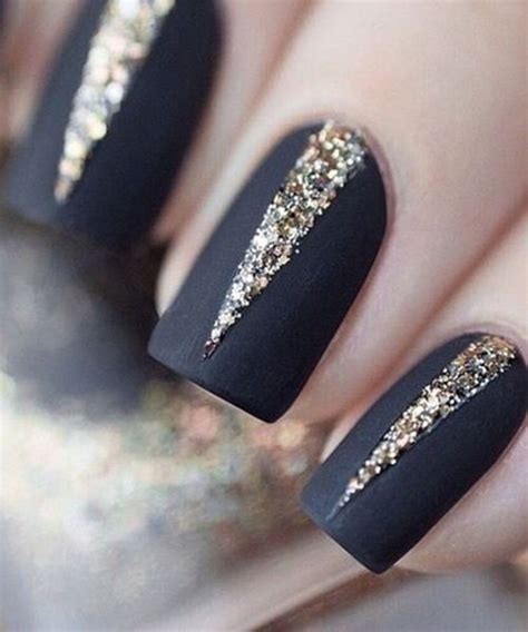 65 Dazzling New Years Eve Nail Designs To Ring In 2024 Hubpages