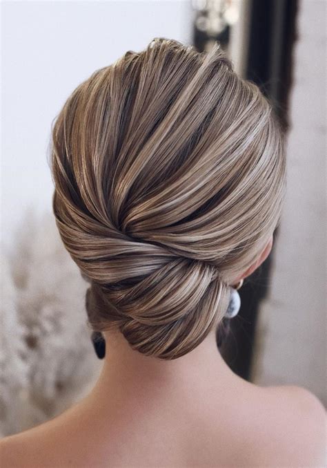 20 Trendy Low Bun Wedding Updos And Hairstyles Page 2