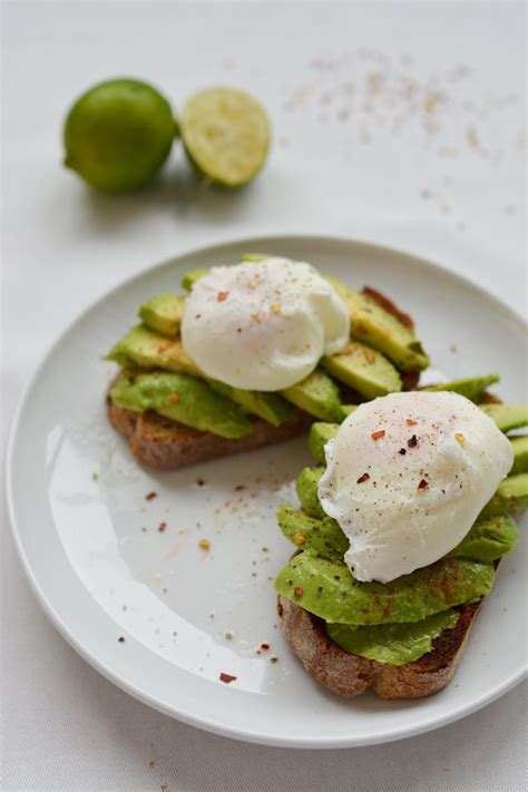 Avocado And Poached Egg Brunch Toast Lauren Caris Cooks Ricette Con