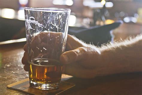 What is the relationship between alcohol and gout? | HowStuffWorks
