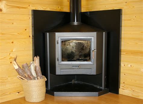 Una estufa de pellets utiliza para su funcionamiento los denominados pellets, el cuál es un tipo de combustible con forma alargada y granulado. Precio estufas de pellets. Comprar estufa de leña