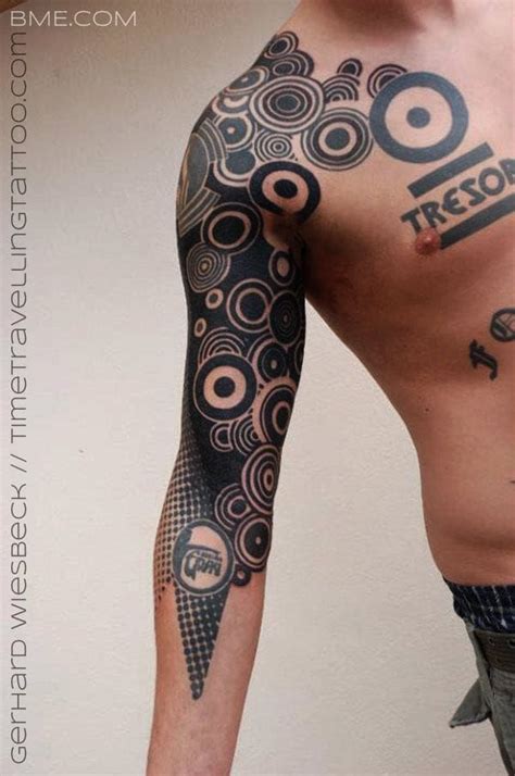 40 Bold Blackwork Tattoos Circle Tattoos Circle Tattoo Design Tattoos