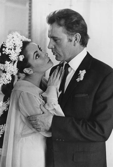 Elizabeth Taylor And Richard Burtons Love Affair Told Through Photos