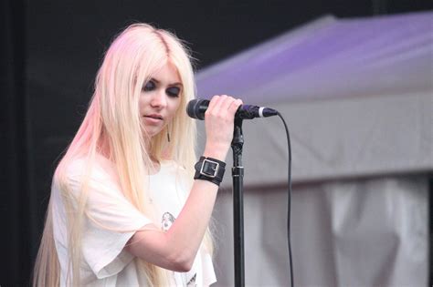 Pin By Luanna On Taylor Momsen The Pretty Reckless Taylor Momsen My