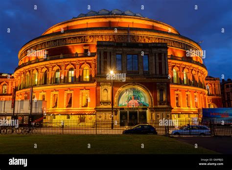 London Royal Albert Hall Stockfotos Und Bilder Kaufen Alamy