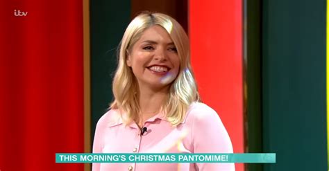 This Morning Holly Willoughby Amuses Fans With Rude Innuendo