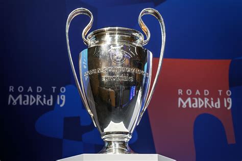 Voetbal (nl) ヨーロッパ・チ ► people with uefa champions league trophy‎ (48 f). Champions League 2019 semi-final results LIVE: Tottenham ...