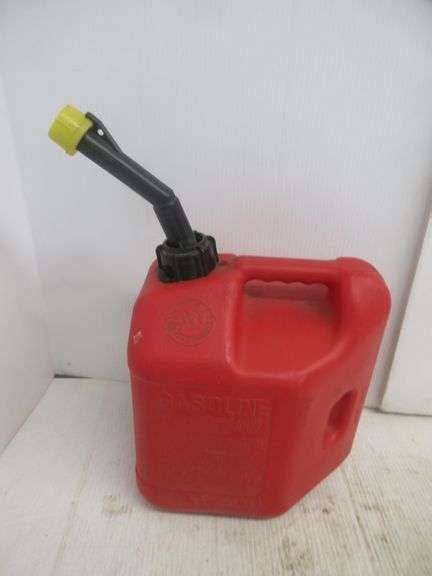 Blitz 2 Gallon Gas Container Used Good Condition Albrecht Auction