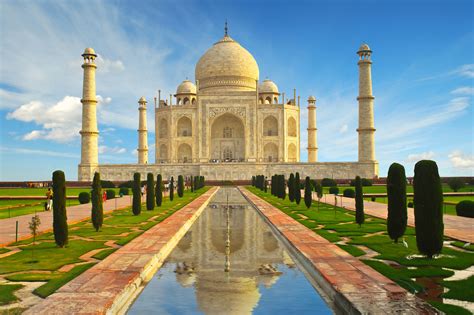 Download Park India Reflection Building Dome Monument Man Made Taj Mahal 4k Ultra Hd Wallpaper