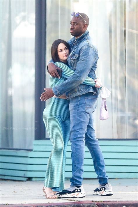 Kacey Musgraves Cant Seem To Keep Her Hands Off Her New Beau 28