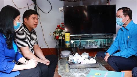 Hcm về quê đón con bị từ chối, khổ tâm; Chủ tịch Tổng Liên đoàn Lao động Việt Nam thăm công nhân bị tai nạn lao động