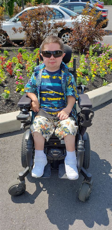 36 Yo Male Disabled Little Person Alone In Philadelphiaonline