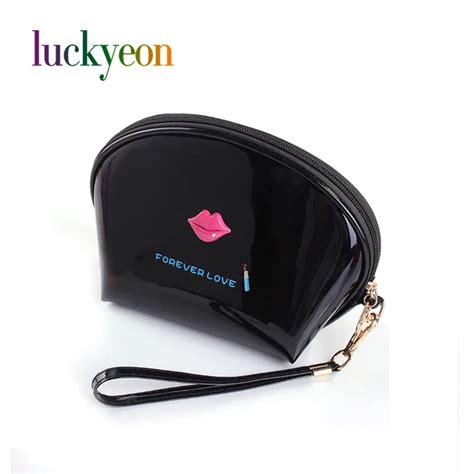 Shell Shaped Travel Makeup Bag Pu Cosmetic Pouch Women Brand Zipper Pouch Bag Sex Lip Forever