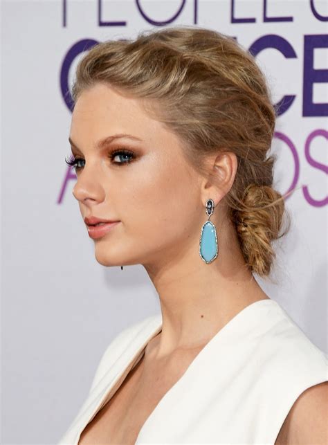 Taylor Swift Peoples Choice Awards 2013 Red Carpet Fashion Style