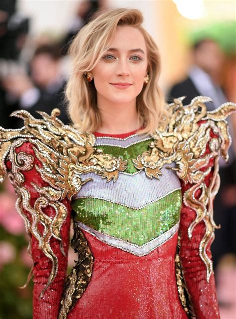 Saoirse Ronan Just Chopped Her Hair Into Fall S Chicest Bob Met Gala