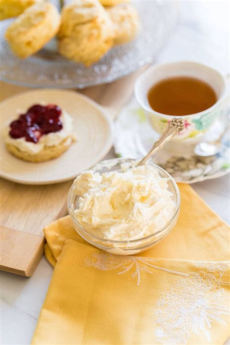 How To Make Authentic British Clotted Cream Recipe Afternoon Tea