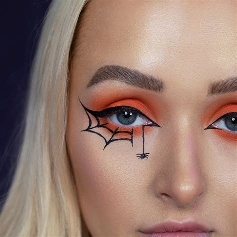 Diese Halloween Augen Make Ups Mit Eyeliner Erobern Instagram