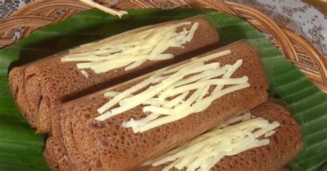 Selanjutnya masukkan susu dengan telur dan aduk kembali hingga merata, tuangkan margarin leleh aduk kemali hingga merata. Resep Dadar Gulung Isi Pisang Coklat Keju Bogasari Empuk ...