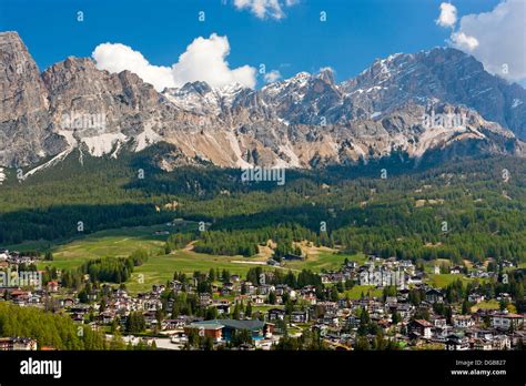 Cortina D´ampezzo Towards Pomagagnon And Monte Cristallo Vento