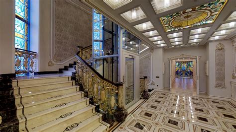 This 2400 Square Foot Mansion In Moscow Russia Is Lavishly Decorated