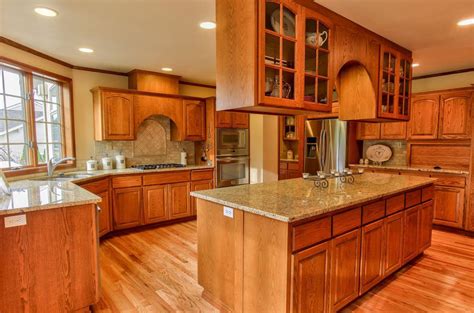 Oak Cabinets With Wood Floors Which Grey Laminate Wood Flooring Suits