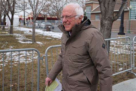 Bernie Sanders Rewears Mittens By A Vermont Teacher To The Inauguration