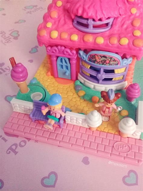 Desde siempre, la afamada muñeca barbie nos ha impresionado porque se convirtió en un icono de moda y belleza. Juguetes por Jennilee Higgs en Polly Pockets | Infancia ...