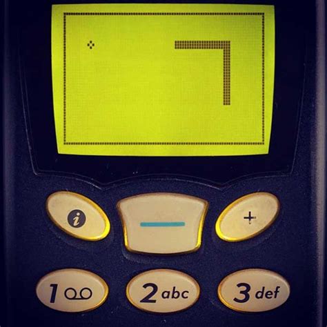 Lo que no esta ocasion haremos un viaje hacia el pasado , para analizar los 5 videojuegos de celulares antiguos que marcaron a una generacion de. 7 razones para extrañar tu antiguo celular ladrillo Nokia ...