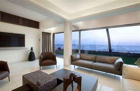 Apartment By The Beach In Mumbai India By Zz Architects