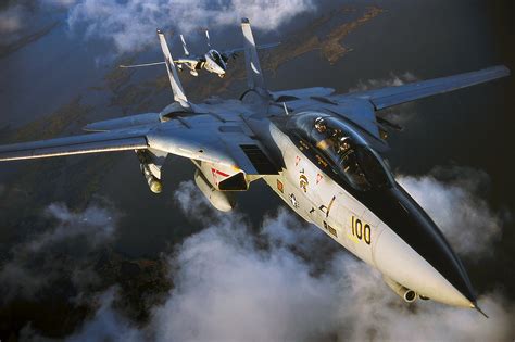 Why The Grumman F 14 Tomcat Never Lived Up To Its Reputation