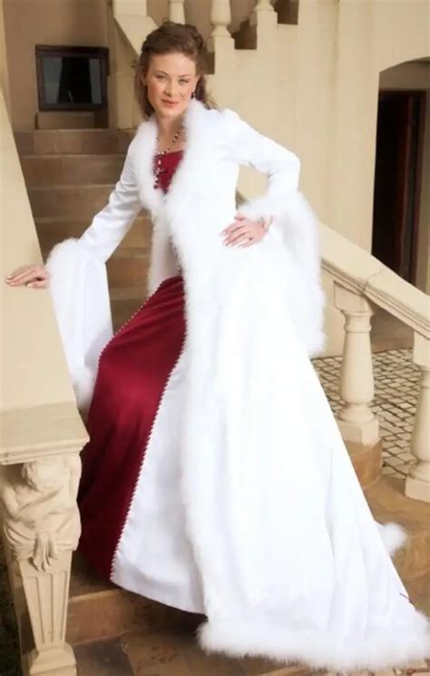 Red And White 2017 Winter Wedding Dresses With Faux Fur Trim Cloaks