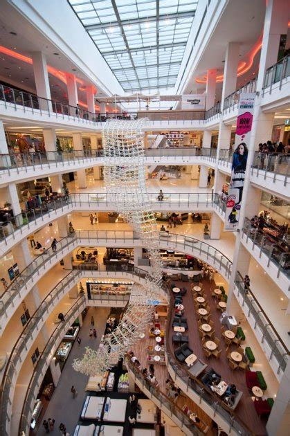 See more ideas about shopping mall, mall design, shopping mall interior. Die Central World Shopping Mall in Bangkok - Shopping in ...