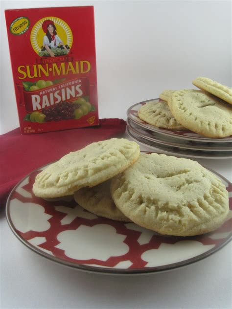 My mom made the best cheesecake i have ever tasted. Raisin Filled Cookies Recipe - Pineapple Raisin Filled ...